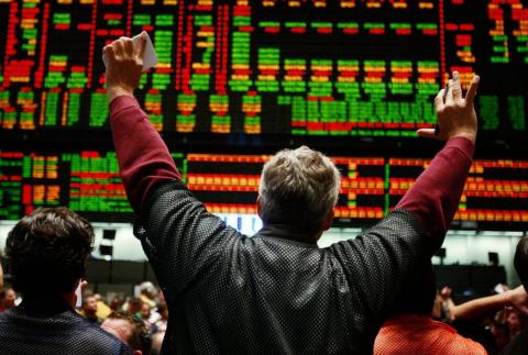 Кто выигрывает на фондовом рынке?